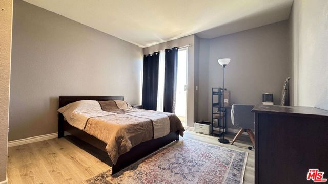 19350 Sherman Way, 318 photo 7