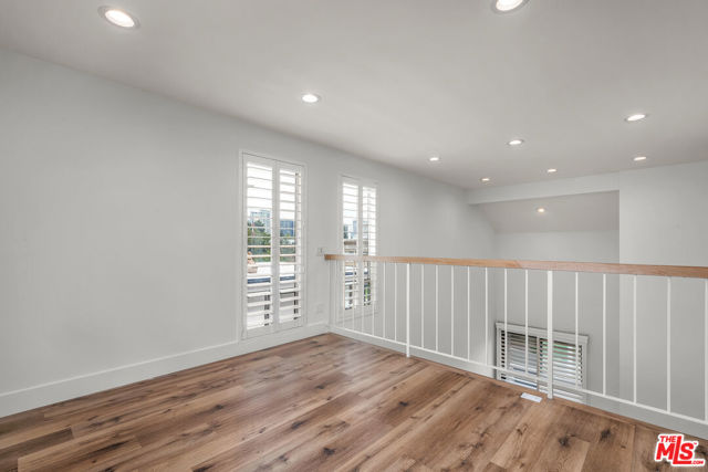 1655 Selby Avenue, Los Angeles CA: https://media.crmls.org/mediaz/4c95327e-1614-41c8-8ae9-82b0b46e4eff.jpg