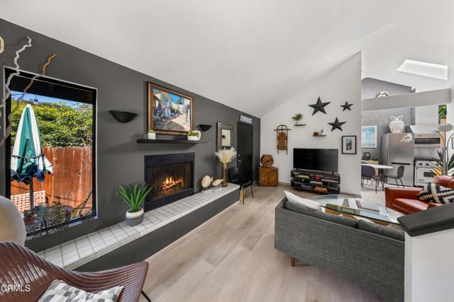 Detail Gallery Image 7 of 48 For 30 S Salinas St #B,  Santa Barbara,  CA 93103 - 3 Beds | 2 Baths