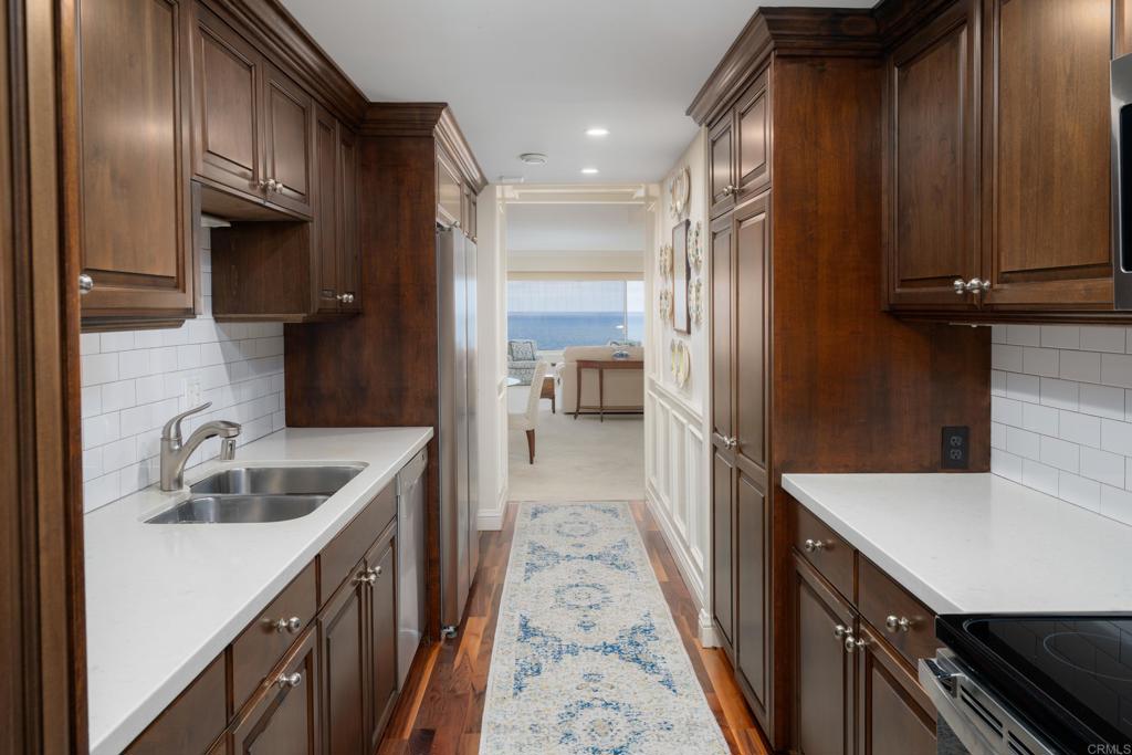 939 Coast Boulevard - photo 12