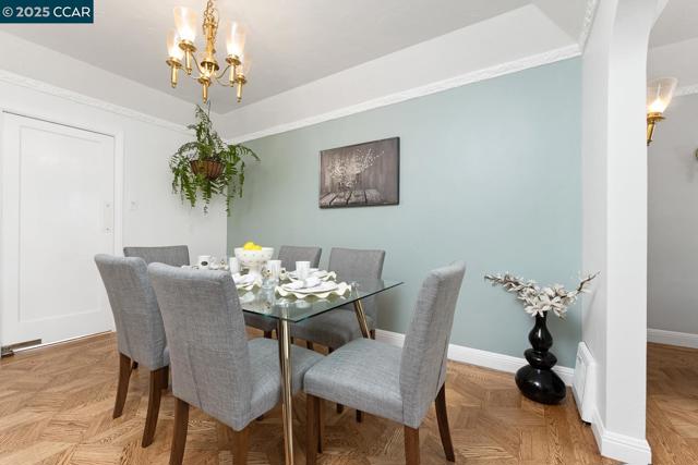 1923 28th Ave, San Francisco CA: https://media.crmls.org/mediaz/4c96e580-dbe3-4041-a9dc-1cad248e39a2.jpg