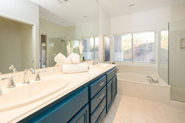 Image 14 of 38 For 45950 Spyglass Hill Street