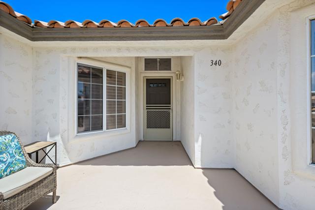 340 Vista Royale Drive, Palm Desert CA: https://media.crmls.org/mediaz/4c972722-be78-4e1a-a6d9-b51c9b26fceb.jpg