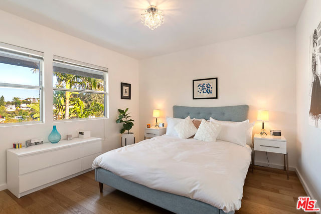 4025 Weslin Avenue, Sherman Oaks CA: https://media.crmls.org/mediaz/4c9826ca-93d9-4d43-aa4b-da28f7d18ea2.jpg
