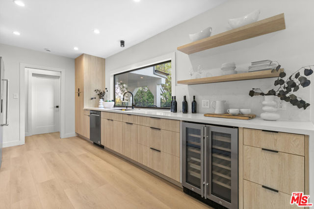 5132 Escobedo Drive, Woodland Hills CA: https://media.crmls.org/mediaz/4c991618-2644-42c6-bb2c-1c19d24e9b2d.jpg