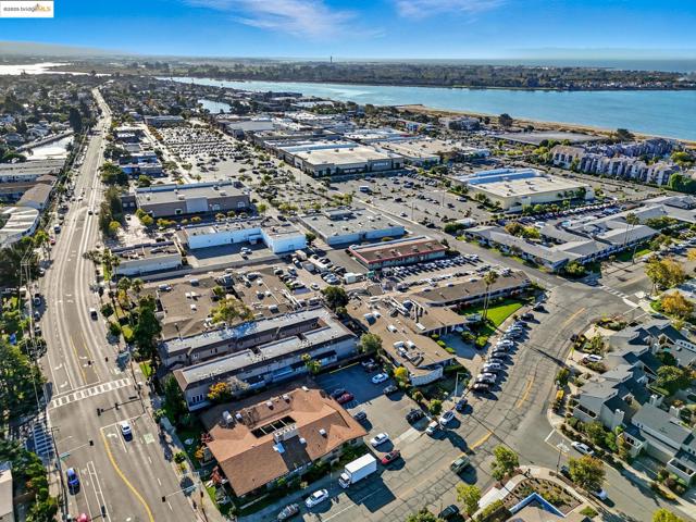 2106 Otis Dr, Alameda CA: https://media.crmls.org/mediaz/4c99c372-70e5-4cbd-8aa4-9ae087fc1d6d.jpg