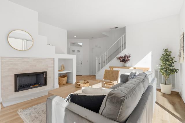 Detail Gallery Image 3 of 27 For 8727 Westmore Rd #24,  San Diego,  CA 92126 - 3 Beds | 2/1 Baths