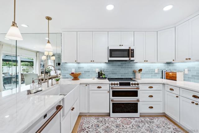 2157 Sea Village Cir, Cardiff by the Sea CA: https://media.crmls.org/mediaz/4c9a07ae-37cc-4106-b996-e93323ca4200.jpg