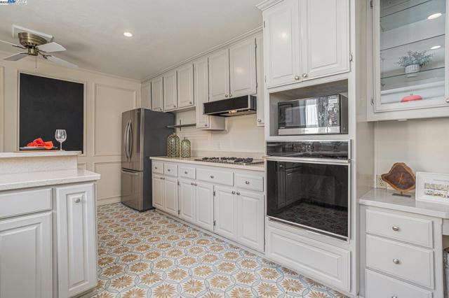 1592 SPRINGBROOK RD, Walnut Creek CA: https://media.crmls.org/mediaz/4c9a68e7-e471-4ff7-9f37-9b1525dfbe91.jpg