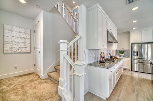 267 Sandy Gulch Drive, Marina CA: https://media.crmls.org/mediaz/4c9afe99-0d14-42ae-a986-a0e0c8f89c8c.jpg