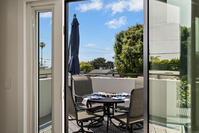 Detail Gallery Image 16 of 46 For 608 Forward St, La Jolla,  CA 92037 - 3 Beds | 2 Baths