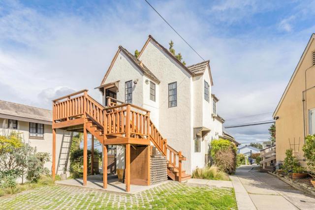 1084 Cass Street, Monterey CA: https://media.crmls.org/mediaz/4c9b175b-8a7c-4743-a3b8-3b6539fc2912.jpg