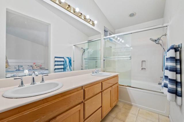 708 Raineer Court, San Leandro CA: https://media.crmls.org/mediaz/4c9b1ade-dc96-4dc6-8a0b-1c04be2a6262.jpg