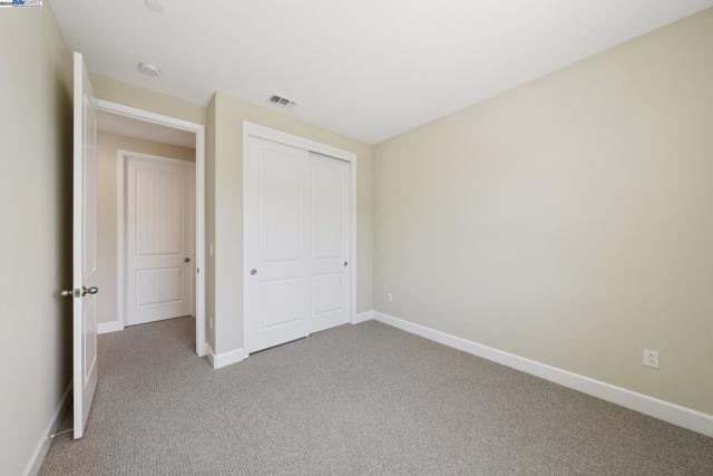 1305 Sunningdale Lane, Fairfield CA: https://media.crmls.org/mediaz/4c9b9fb9-8f4d-4c6c-a576-2cc2856c4c51.jpg