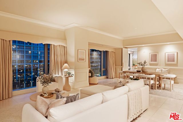 10727 Wilshire Boulevard, Los Angeles CA: https://media.crmls.org/mediaz/4c9bac96-06d5-42cf-840f-0c22f07358d2.jpg