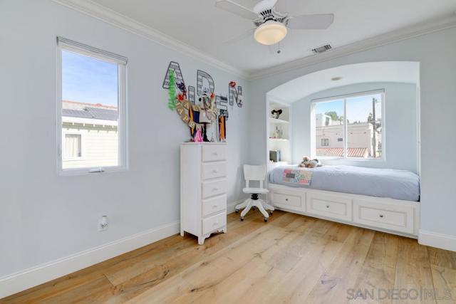 867 E Avenue, Coronado CA: https://media.crmls.org/mediaz/4c9cbc09-a199-46e5-bcc5-d66715373ec5.jpg