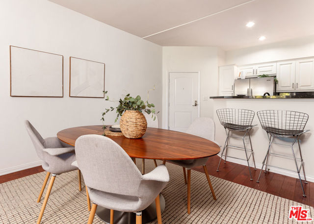 3750 Santa Rosalia Drive, Los Angeles CA: https://media.crmls.org/mediaz/4c9cc24c-7427-4696-aa3a-1e207e9833a2.jpg