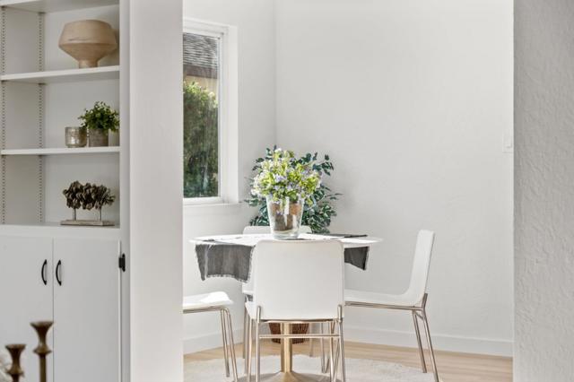 1064 15th Avenue, Redwood City CA: https://media.crmls.org/mediaz/4c9cd145-97f0-4f36-8afb-0d9cded4c39a.jpg