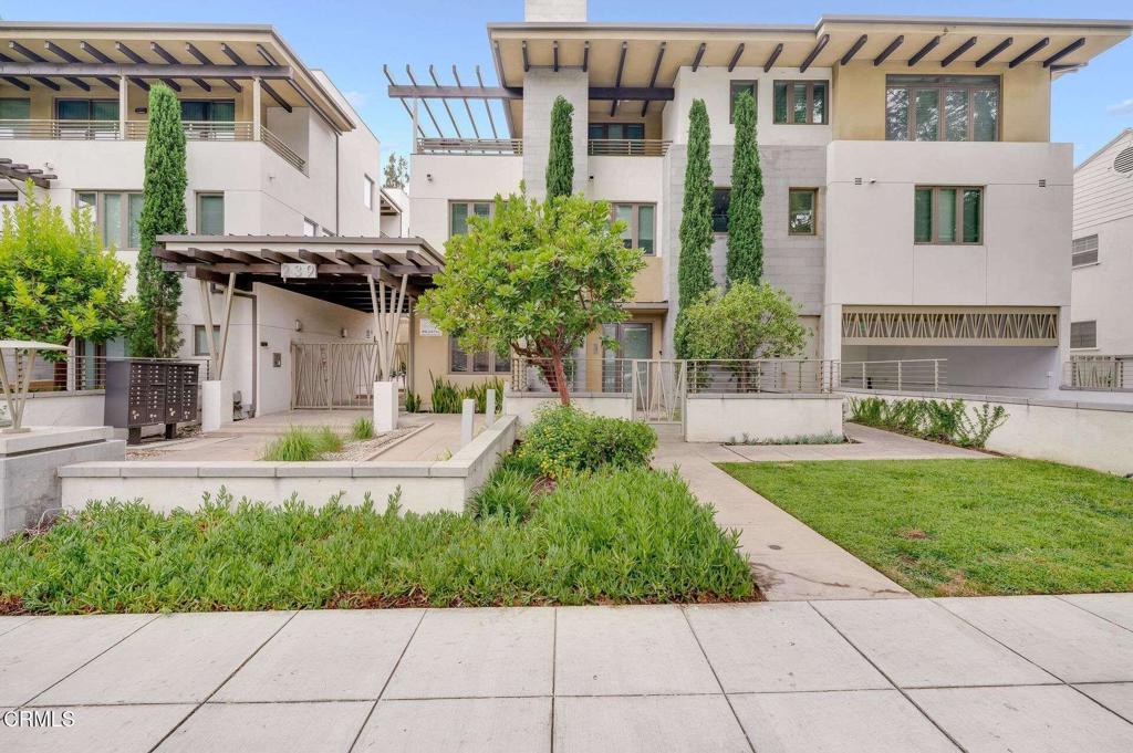 239 S Marengo Avenue #305