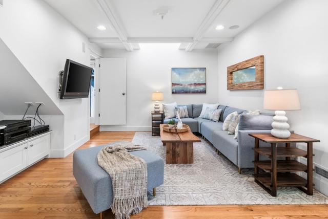 910 Pelton Avenue, Santa Cruz CA: https://media.crmls.org/mediaz/4c9d5940-059f-4faa-8e33-e5bdadebf6ad.jpg