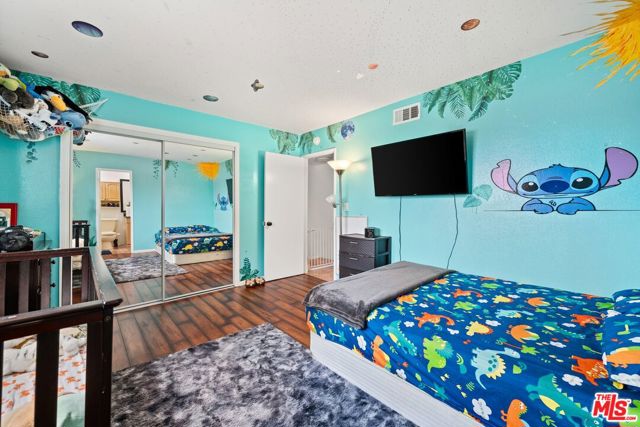 11100 Acama Street, North Hollywood, California 91602, 2 Bedrooms Bedrooms, ,2 BathroomsBathrooms,Condominium,For Sale,Acama,24433153