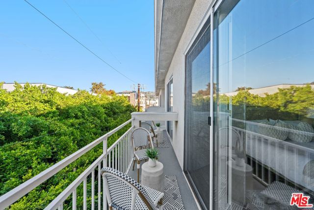 117 South Clark Drive, 305 photo 32