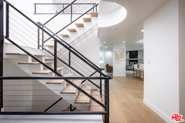 21329 Mulholland Drive, Woodland Hills CA: https://media.crmls.org/mediaz/4c9e88ad-6e17-4311-bf07-bc04f3d327a6.jpg