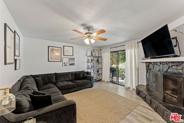 586 Rosewood Avenue photo 8