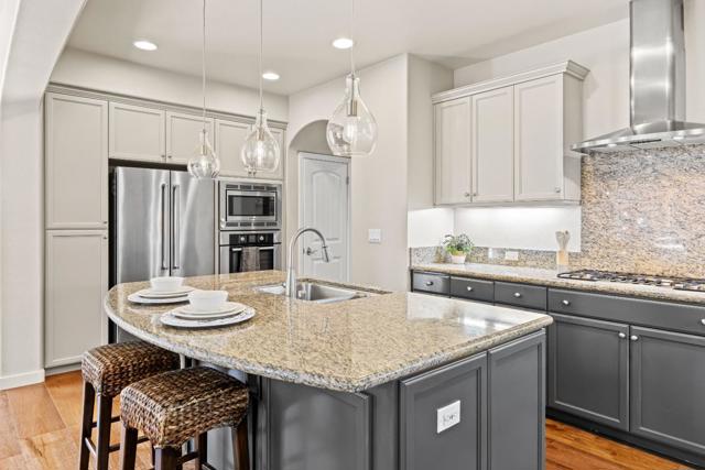 2846 Roundstone Drive, Gilroy CA: https://media.crmls.org/mediaz/4c9f44ab-3d81-45b6-ab4a-3b8f868c66d7.jpg