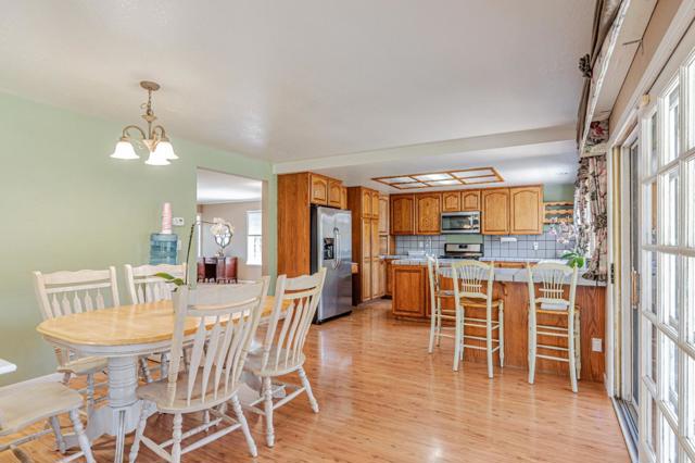 1298 Hersman Drive, Gilroy CA: https://media.crmls.org/mediaz/4c9f8252-c520-41b1-a150-1b2a9c7afba3.jpg