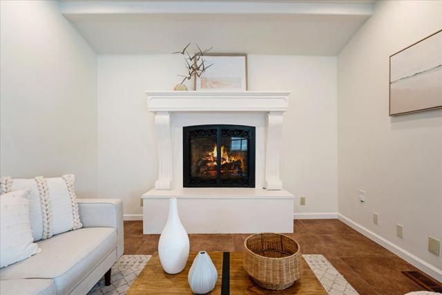 22011 E Cliff Drive, Santa Cruz CA: https://media.crmls.org/mediaz/4ca00e32-1968-4a18-b484-a8198f8a0111.jpg