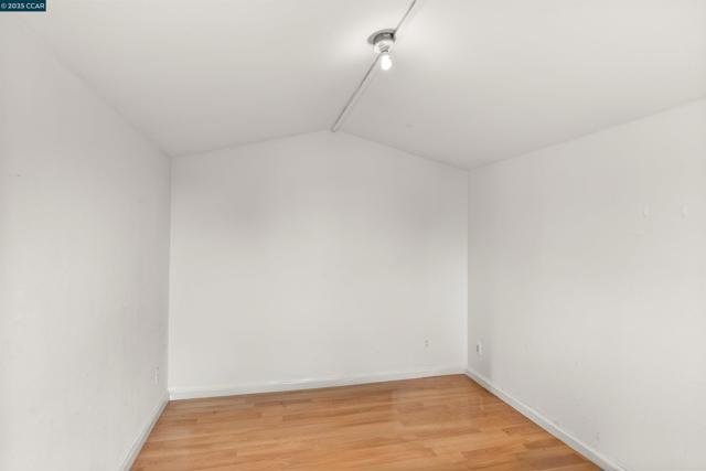 39 Anson Way, Kensington CA: https://media.crmls.org/mediaz/4ca02928-a898-4a80-9028-05b063e2bb20.jpg