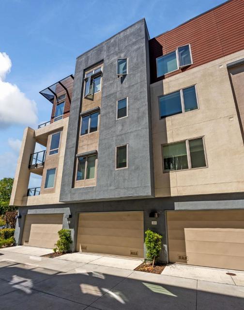 718 Eppleton Lane, Foster City CA: https://media.crmls.org/mediaz/4ca074dc-f17c-4beb-987e-dde7b690d256.jpg