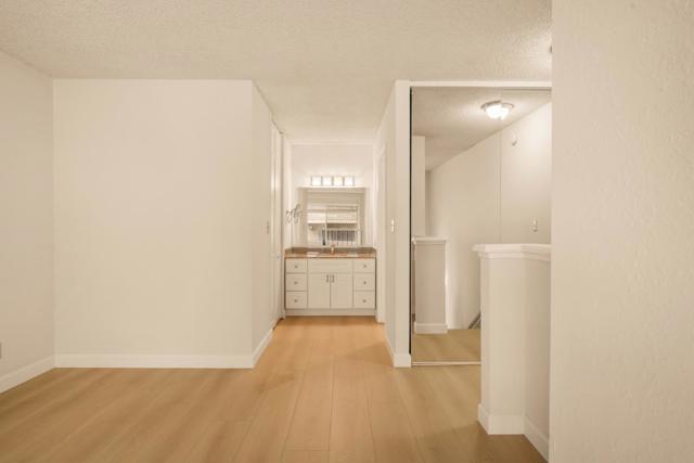 385 Mandarin Drive, Daly City CA: https://media.crmls.org/mediaz/4ca0eb97-8e23-4938-8b38-00563349fa44.jpg
