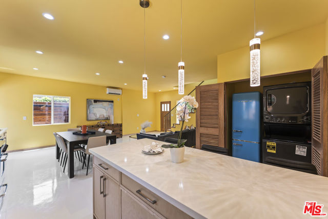 17660 Martha Street, Encino CA: https://media.crmls.org/mediaz/4ca146cd-0b85-4a38-8974-c880d8c79866.jpg