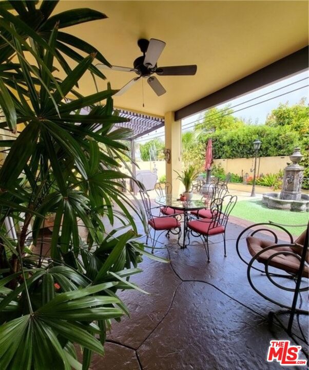4956 Doman Avenue, Tarzana CA: https://media.crmls.org/mediaz/4ca1ba20-4ab0-44a5-9d46-09de8dcc2859.jpg