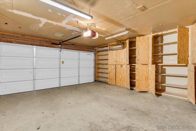15209 Mauna Loa, Hesperia CA: https://media.crmls.org/mediaz/4ca25268-763c-4941-85a7-de44454ffa40.jpg