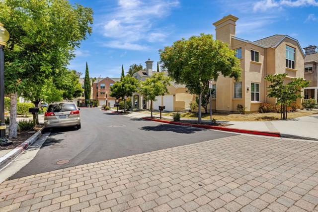 103 Whits Road, Mountain View CA: https://media.crmls.org/mediaz/4ca2eb3a-f87e-4e33-83b9-152d424b26a0.jpg