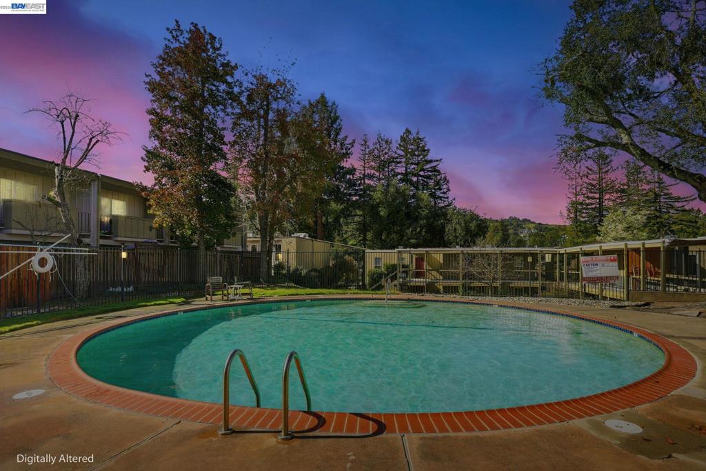 https://media.crmls.org/mediaz/4ca31557-b2ae-44c4-9868-8997cbf4184a.jpg?preset=X-Large