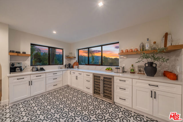 3236 Primera Avenue, Los Angeles CA: https://media.crmls.org/mediaz/4ca3313c-8362-42a4-85b2-09e676f7d863.jpg