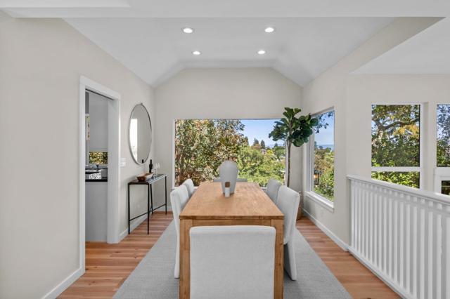 3554 Oak Knoll Drive, Redwood City CA: https://media.crmls.org/mediaz/4ca36462-6a93-4bb7-afe0-e0e4dbb0dbf2.jpg