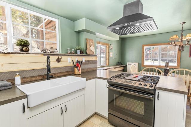 Detail Gallery Image 7 of 33 For 43400 Sheephorn Rd, Big Bear Lake,  CA 92315 - 3 Beds | 2 Baths