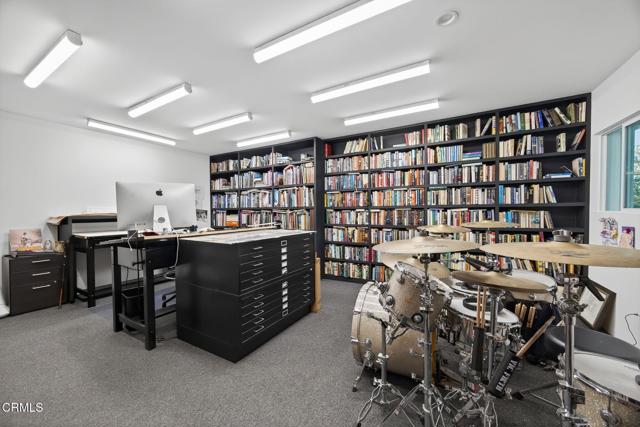 612 Shasta Drive, Santa Paula CA: https://media.crmls.org/mediaz/4ca3ca88-43c1-4abd-a478-174c8a434637.jpg
