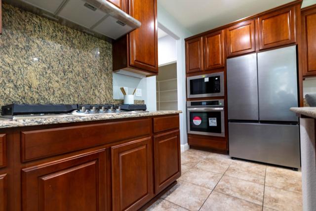 491 Danbury Place, Lathrop CA: https://media.crmls.org/mediaz/4ca3fe9b-32ea-4ee8-89d7-5822fae774b0.jpg