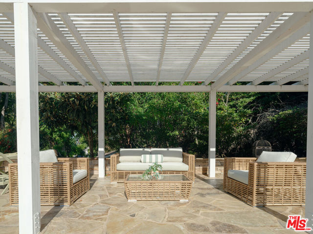 2 Eucalyptus Lane, Rolling Hills CA: https://media.crmls.org/mediaz/4ca4058b-d057-41d3-832c-a6e1cd32fd08.jpg