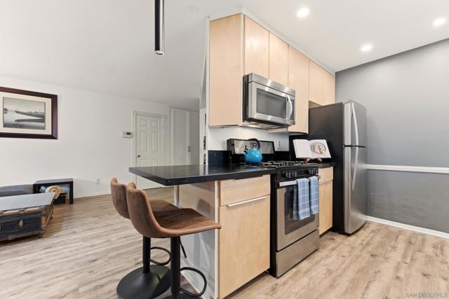 3116 Groton Way, San Diego CA: https://media.crmls.org/mediaz/4ca464f0-db62-4d10-87dd-805b305c3be5.jpg