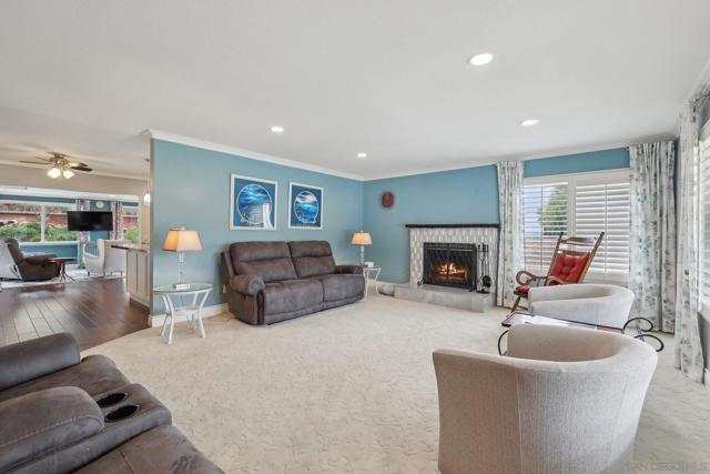 8007 Wetherly St, La Mesa CA: https://media.crmls.org/mediaz/4ca49e8c-2edf-414c-b7d7-5ac1ec29caeb.jpg