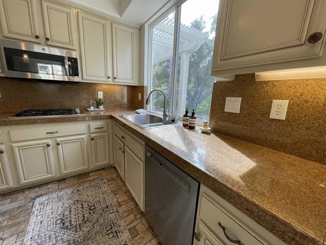 Detail Gallery Image 34 of 35 For 2776 W Canyon Ave, San Diego,  CA 92123 - 4 Beds | 3 Baths