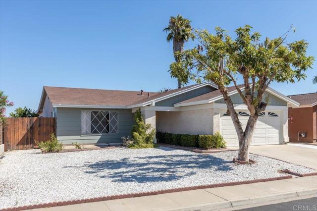 7502 Northrup Drive, San Diego CA: https://media.crmls.org/mediaz/4ca4e429-a83f-40d7-aa21-711dfc6344e3.jpg