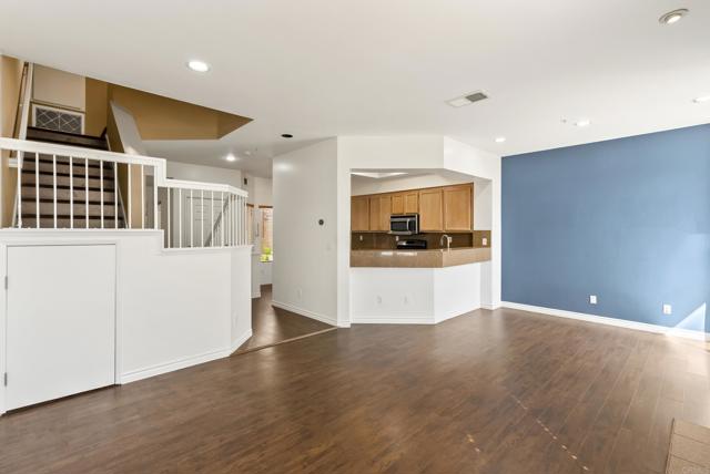 11358 Via Rancho San Diego Unit G, El Cajon CA: https://media.crmls.org/mediaz/4ca527cc-2a2c-4f1b-8516-3dc974f86553.jpg